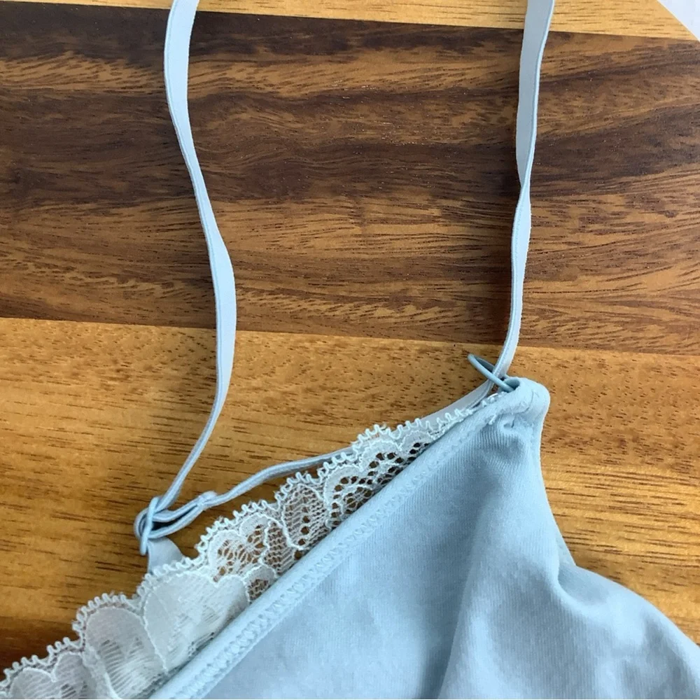 Cacique Bralette Bra 14/16 Nylon Spandex Blue Lace trim No Padding Wireless.